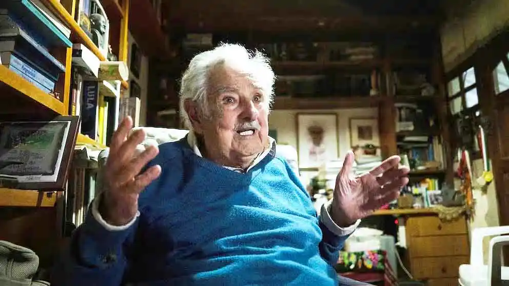 “La vieja Kirchner está al frente del peronismo jodiendo, en lugar de dejar a las nuevas generaciones; ¡cómo le cuesta largar el pastel!”