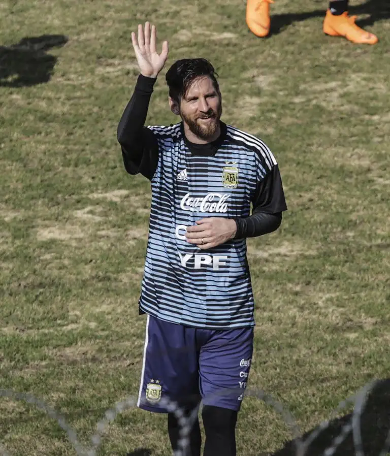 Miles de chicos disfrutaron viendo a Messi y compañía