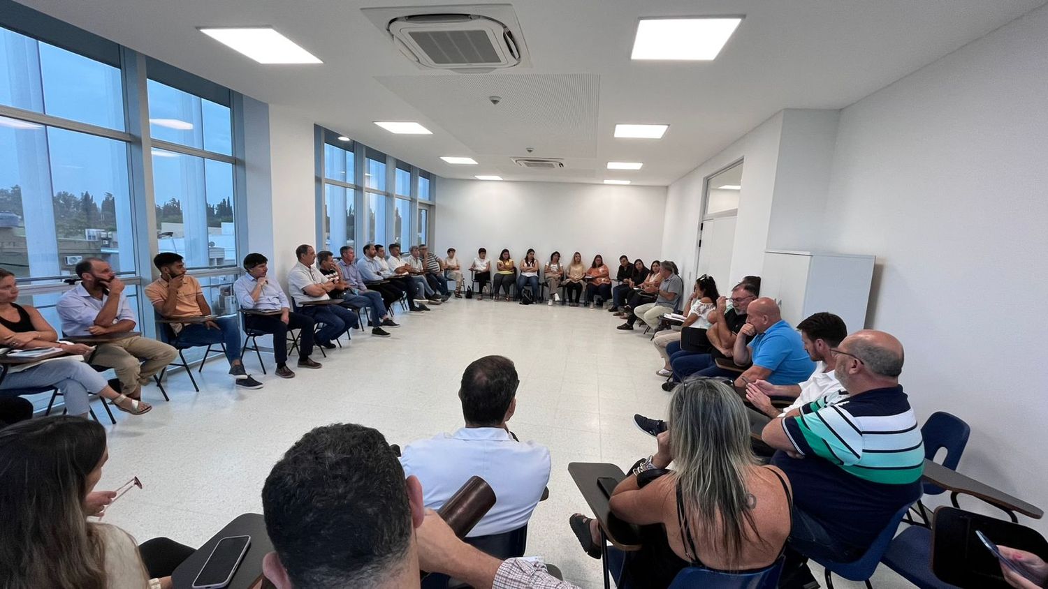 San Vicente participó de una reunión informativa sobre el Nuevo Hospital y el Anexo de Especialidades Médicas de Rafaela
