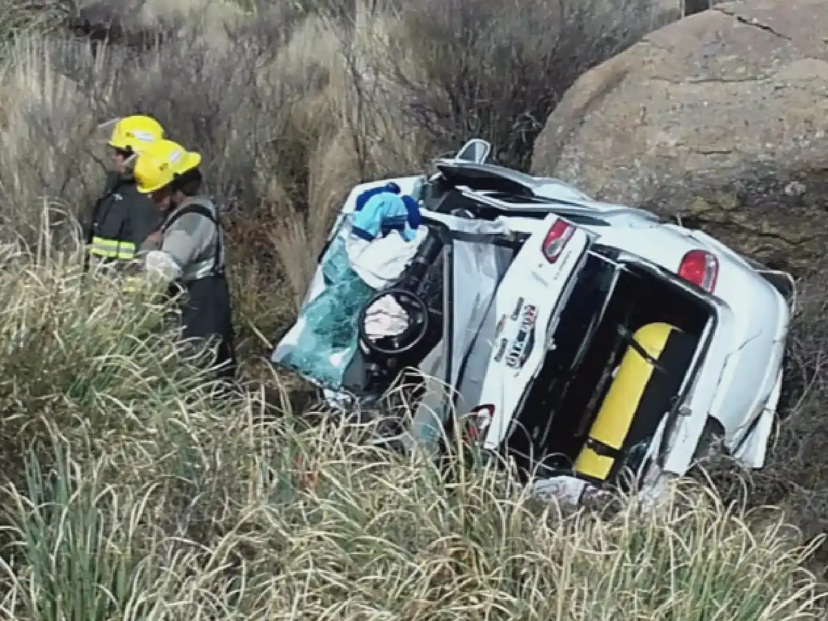 Desbarrancó un auto con cinco ocupantes en las Altas Cumbres