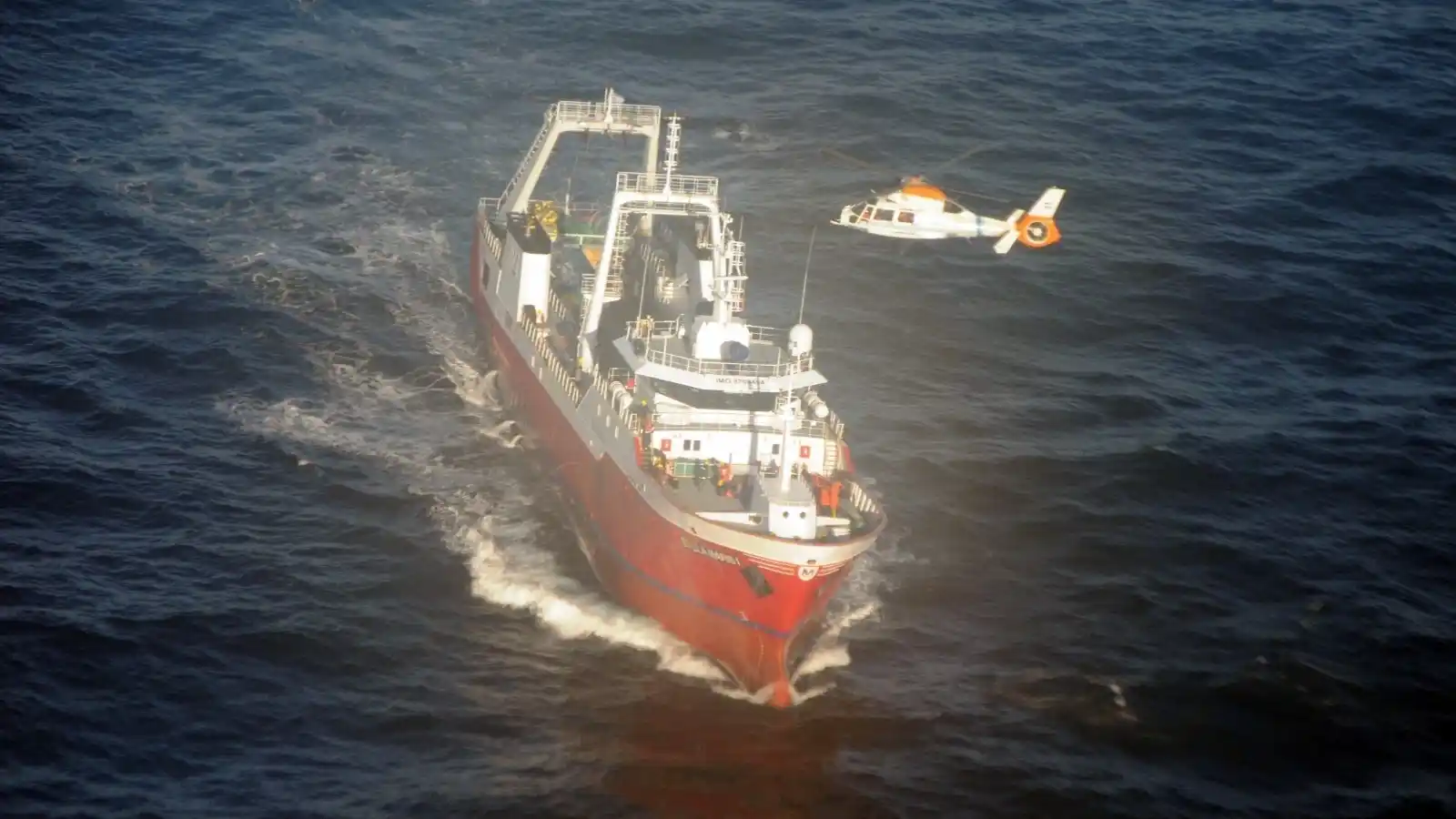 Mar del Plata: Prefectura aeroevacuó a un tripulante que sufría una hemorragia digestiva