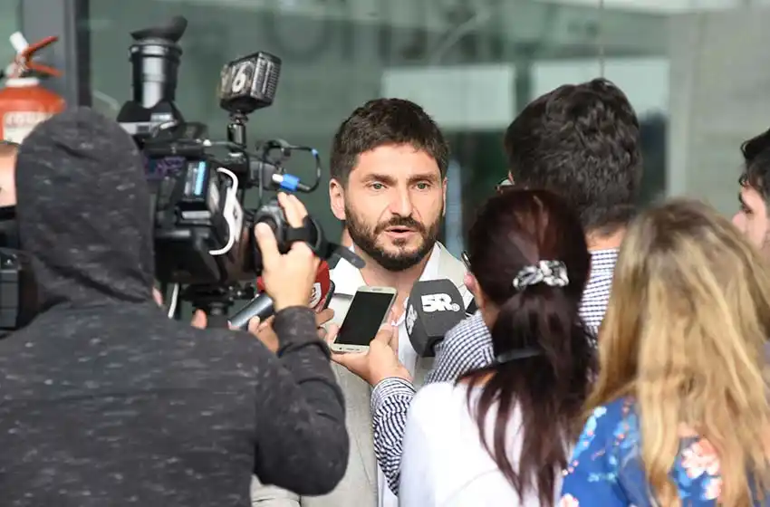 «Hoy arribarán 200 gendarmes y el primero de junio llegarán 100 más»