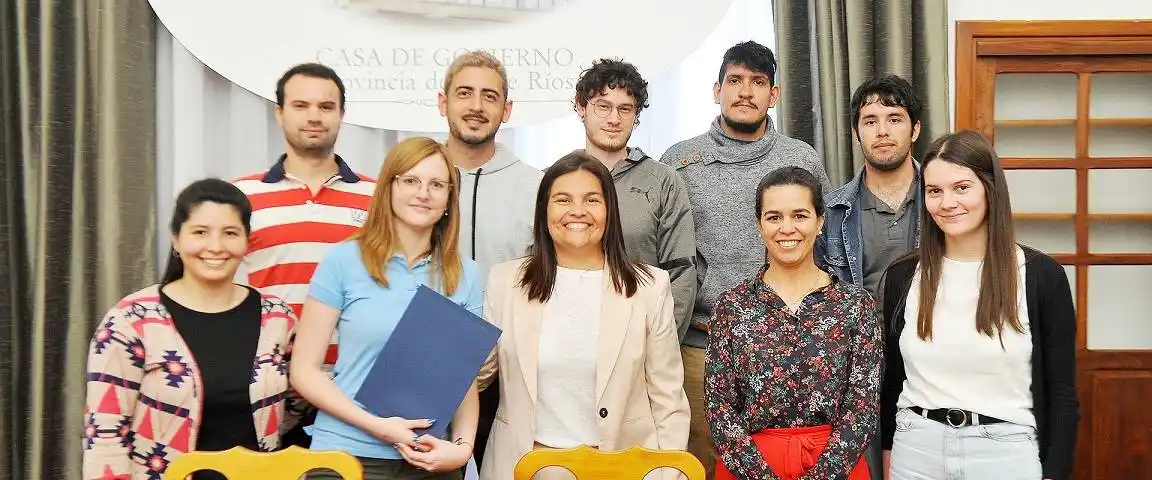 La provincia apoya la participación de estudiantes universitarios en eventos de capacitación