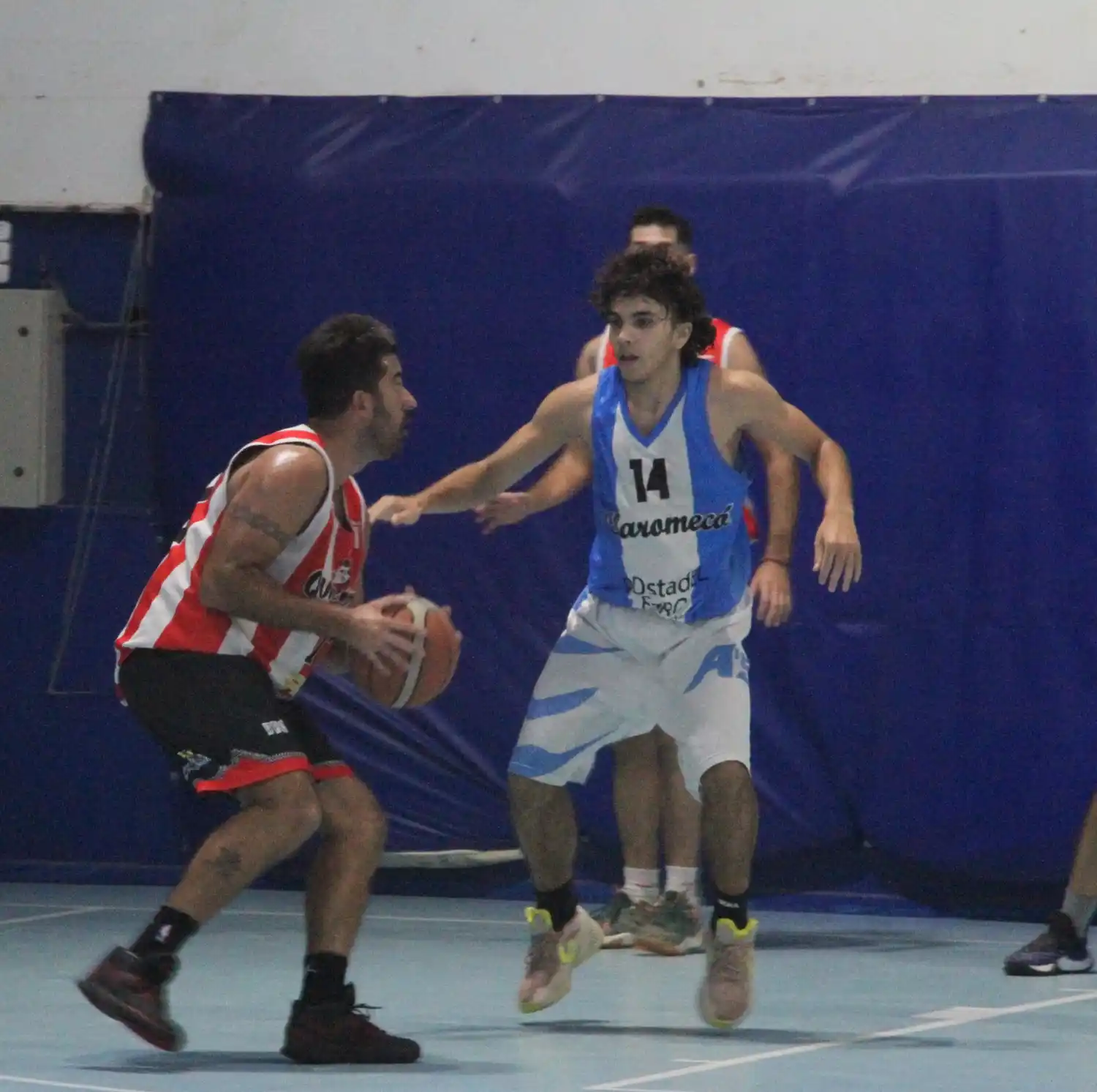 Básquet: Huracán sigue invicto, Quilmes líder