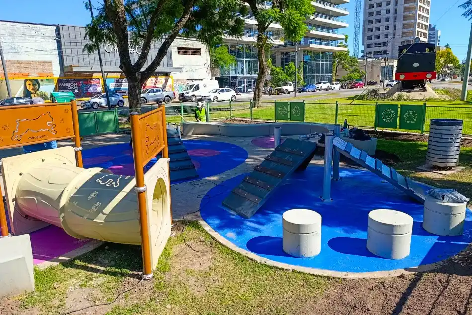 Inauguran la primera plaza con espacio exclusivo para perros en Rosario: en qué consiste