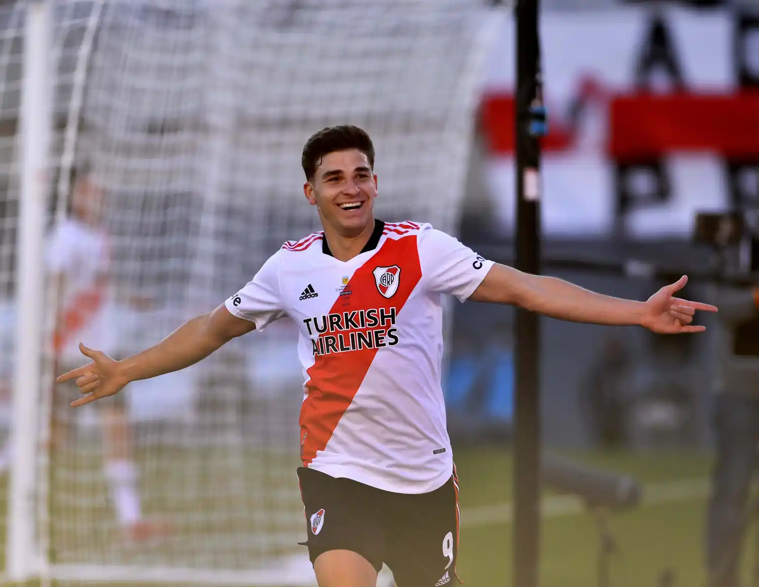 Con Julián Álvarez imparable, River venció a Boca y festejó en el clásico