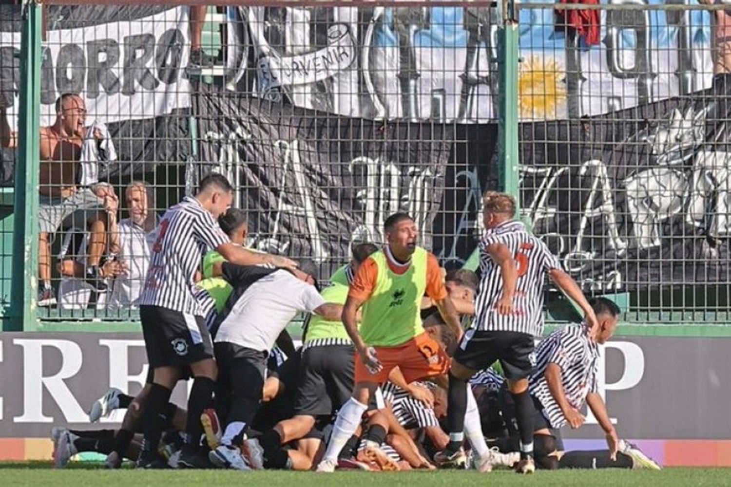 El Porvenir eliminó a Lanús y sacudió la Copa Argentina