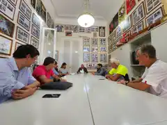 Se firmó el contrato para comenzar con la instalación de la superficie sintética en la pista de atletismo