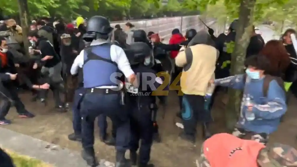 París: la policía dispersó otra gran fiesta en la vía pública