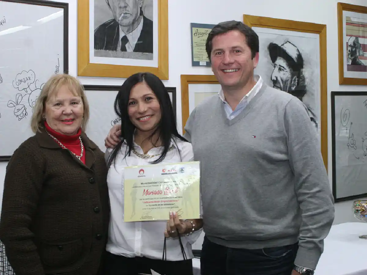 Arroyito: presentaron libro  en la Noche de las Bibliotecas 