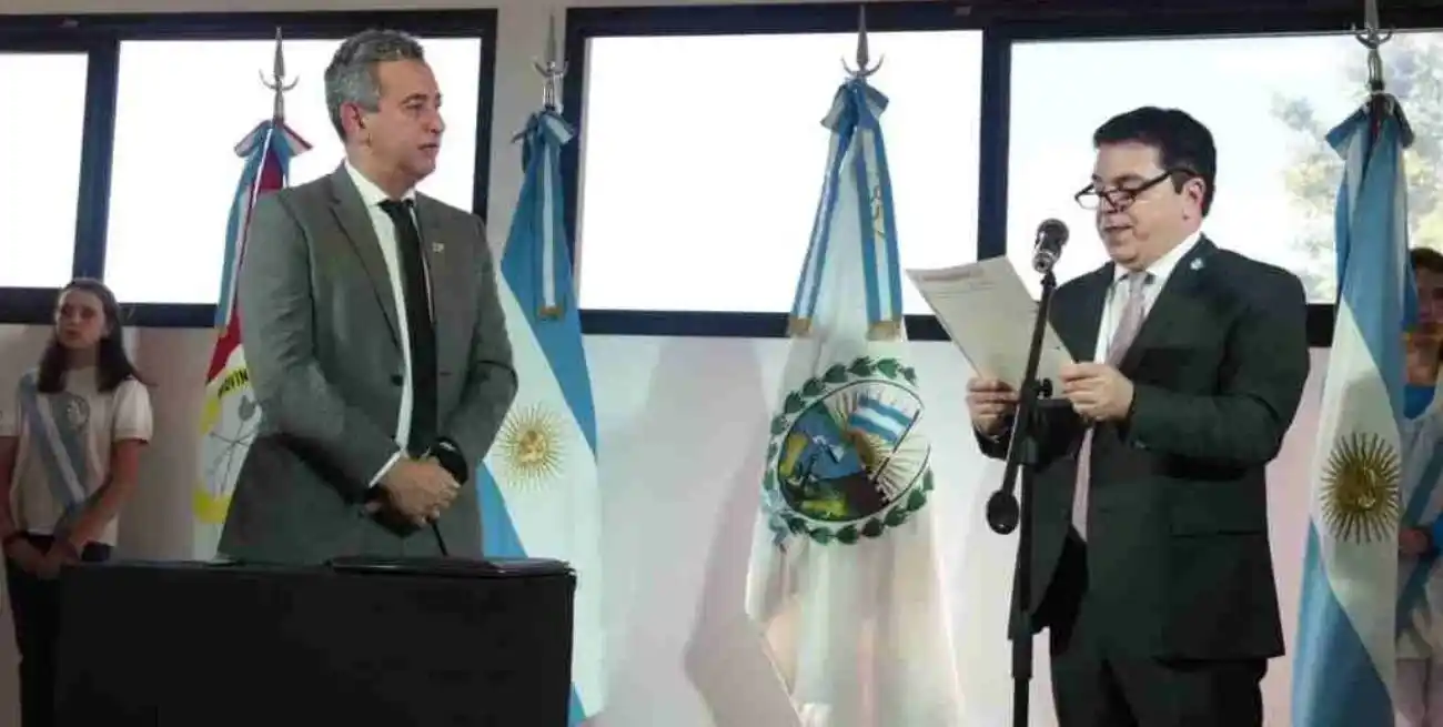 El intendente asumió su mandato para el cuatrienio 2023-2027 en la vecinal de Juan José Paso al 2400.