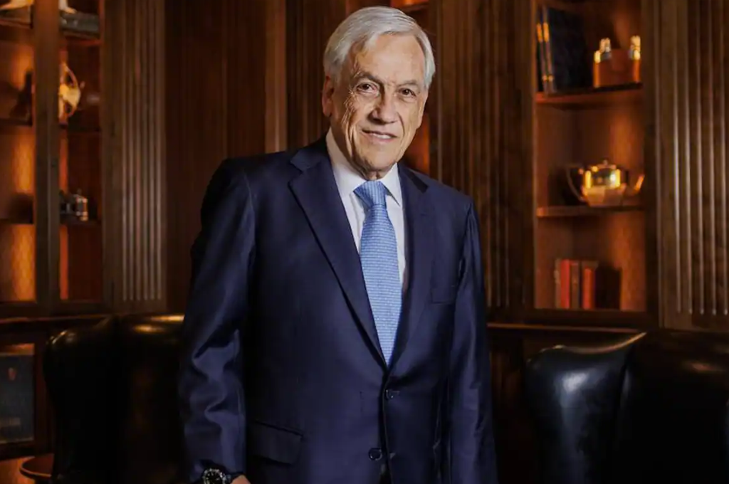 Afirman que Sebastián Piñera se habría quedado en el helicóptero hasta el final para salvar a su familia