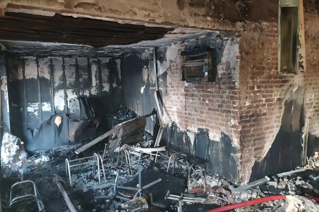Investigan un incendio “total” en el club Santa Rosa de la ciudad de Santa Fe