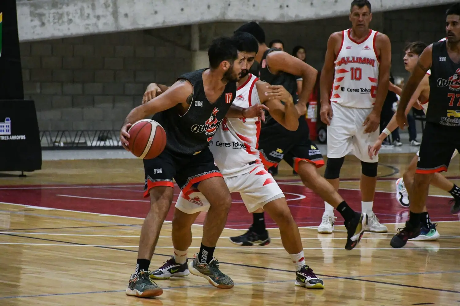 Amplio triunfo de Quilmes para ser puntero
