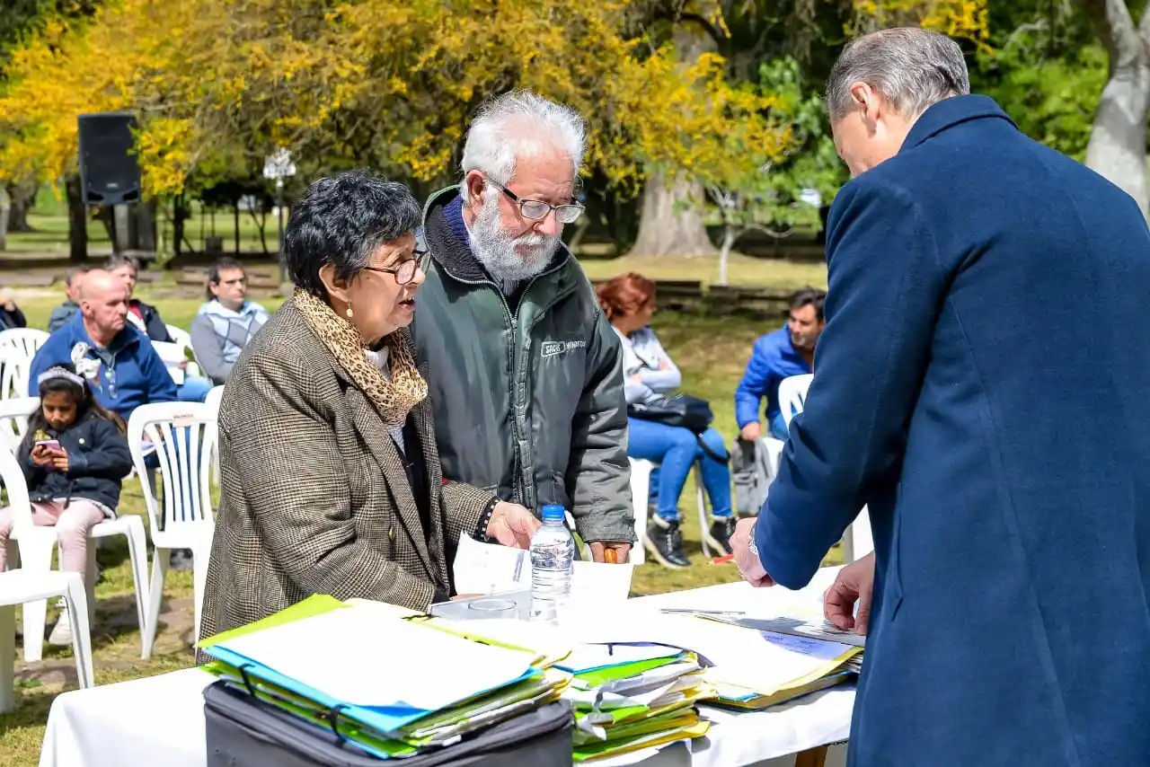 Gastón: “continuamos Trabajando para que Cada vez más vecinos Sean dueños de sus Hogares”