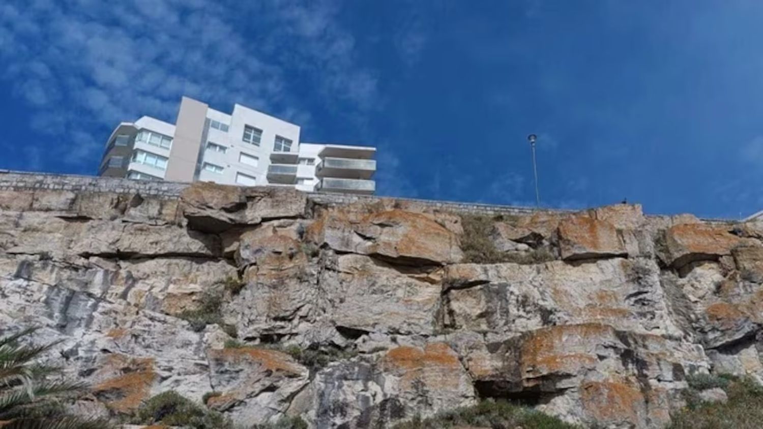 Ocurrió en el paredón del paseo Jesús Galindez en Mar del Plata.