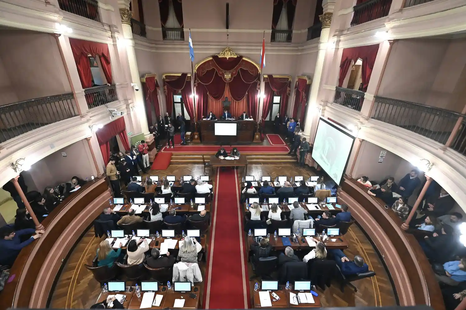 Diputados aprobó la creación de una comisión investigadora sobre la deuda pública provincial