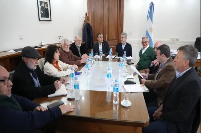 La provincia ofreció un 25% de aumento a estatales para agosto y más subas hasta fin de año