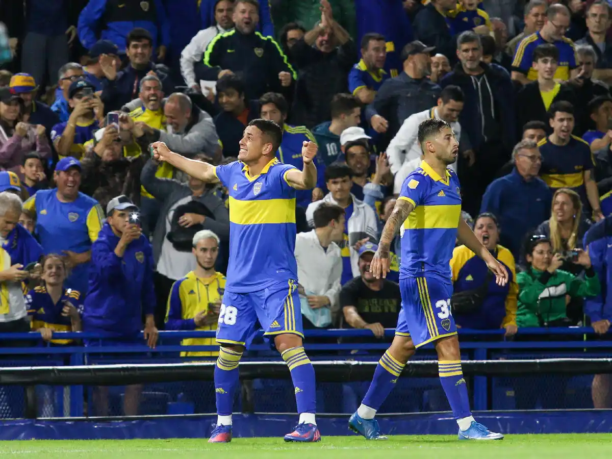 Boca superó a Vélez y lidera en soledad