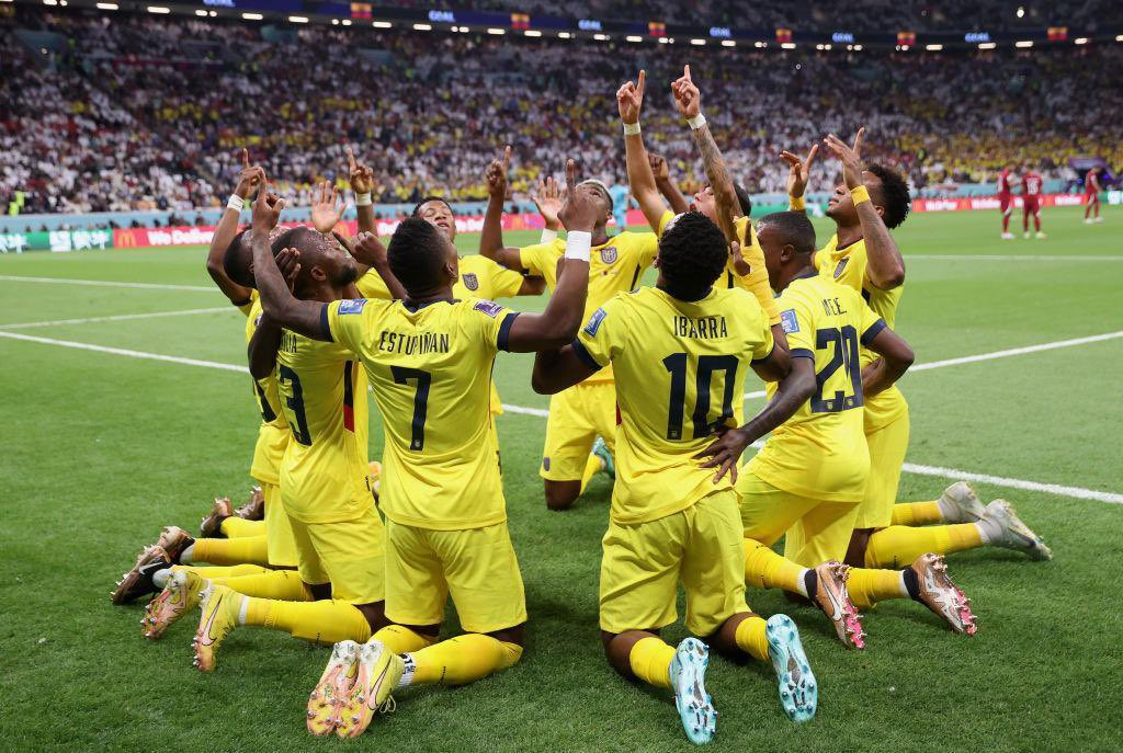 En el primer partido del Mundial, Ecuador venció 2-0 a Qatar
