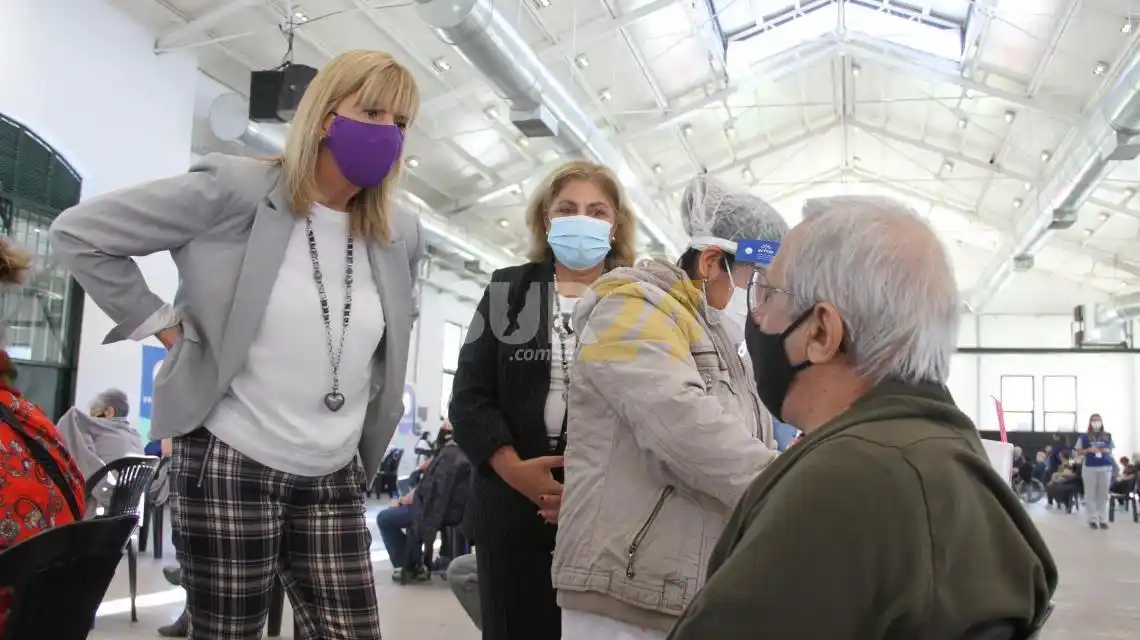 “Con la llegada de nuevas dosis, el objetivo es terminar de vacunar a mayores de 70 años”