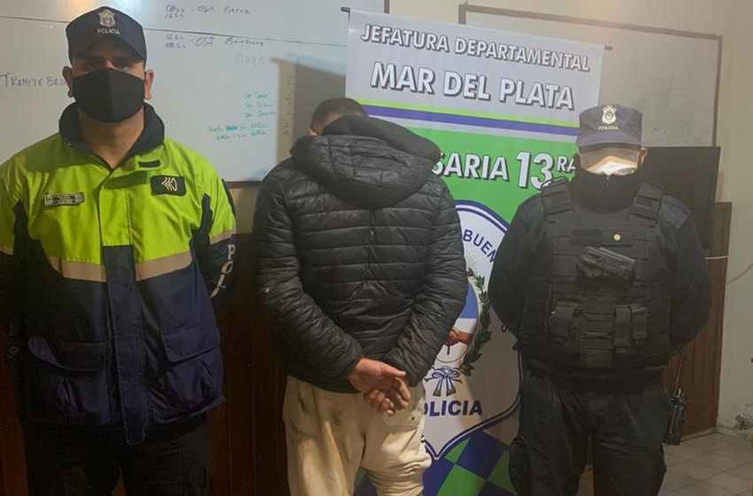 De película: lo detienen en la ruta, escapa y vuelve con una moto queriendo chocar a los policías