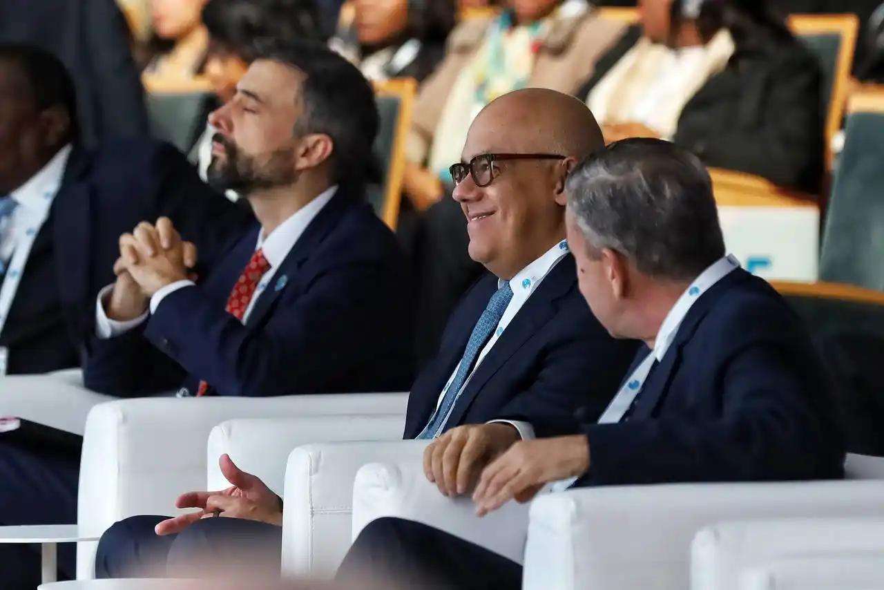 ¡DIÁLOGO SIGUE SIN FECHA! Esto hablaron el chavismo y oposición en París