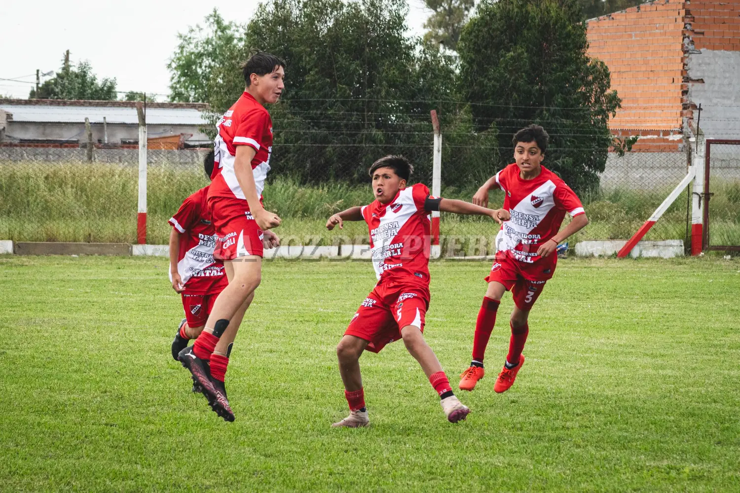 El festejo del tanto de Müller que puso en ventaja al Bicho antes del minuto de partido