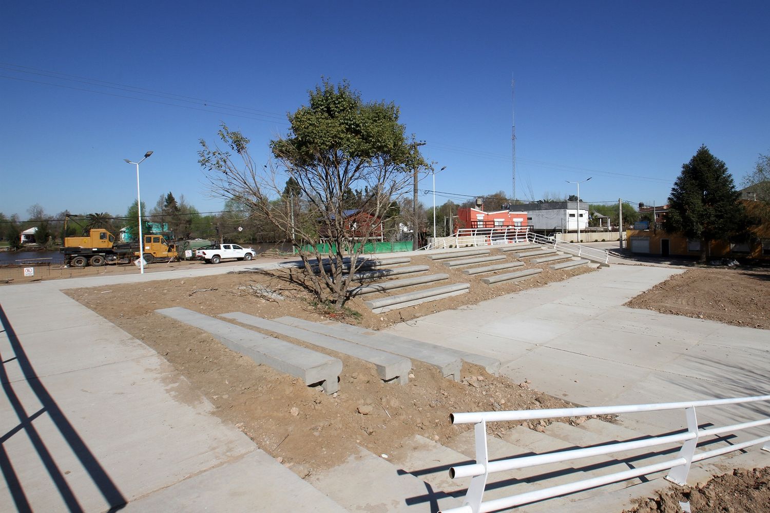 Avanza en un alto porcentaje la obra de defensa de Villa Paranacito