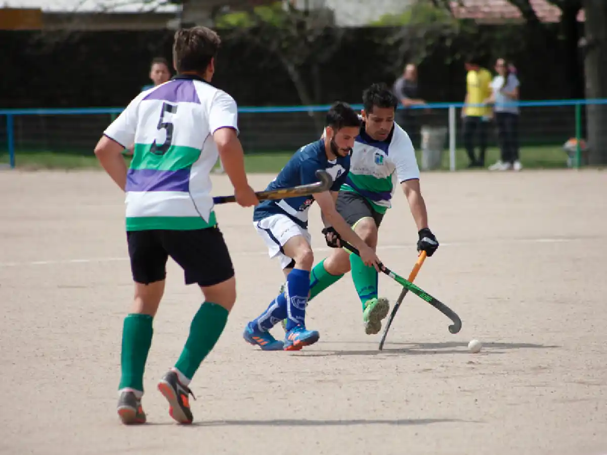 Antártida se quedó con el clásico