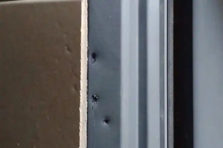 Balearon la casa de un jugador de Parque Sur