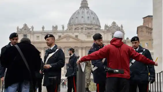Italia reforzó la seguridad en el Vaticano, la plaza San Pedro e iglesias