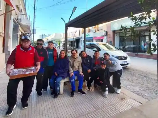 ASDGGUAY retoma sus talleres con dulzura y solidaridad