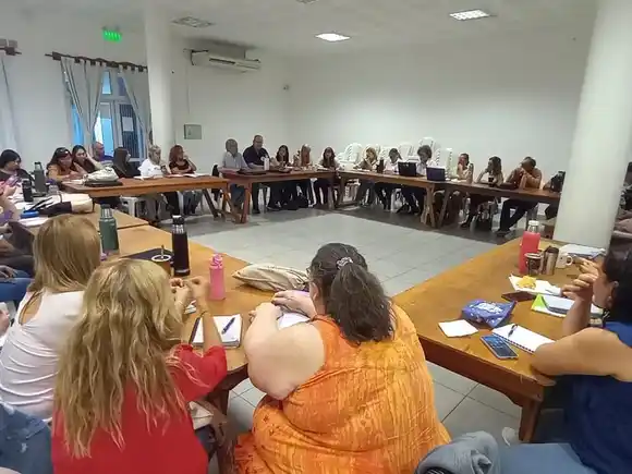 Docentes realizarán asambleas en defensa de Iosper este martes en las escuelas