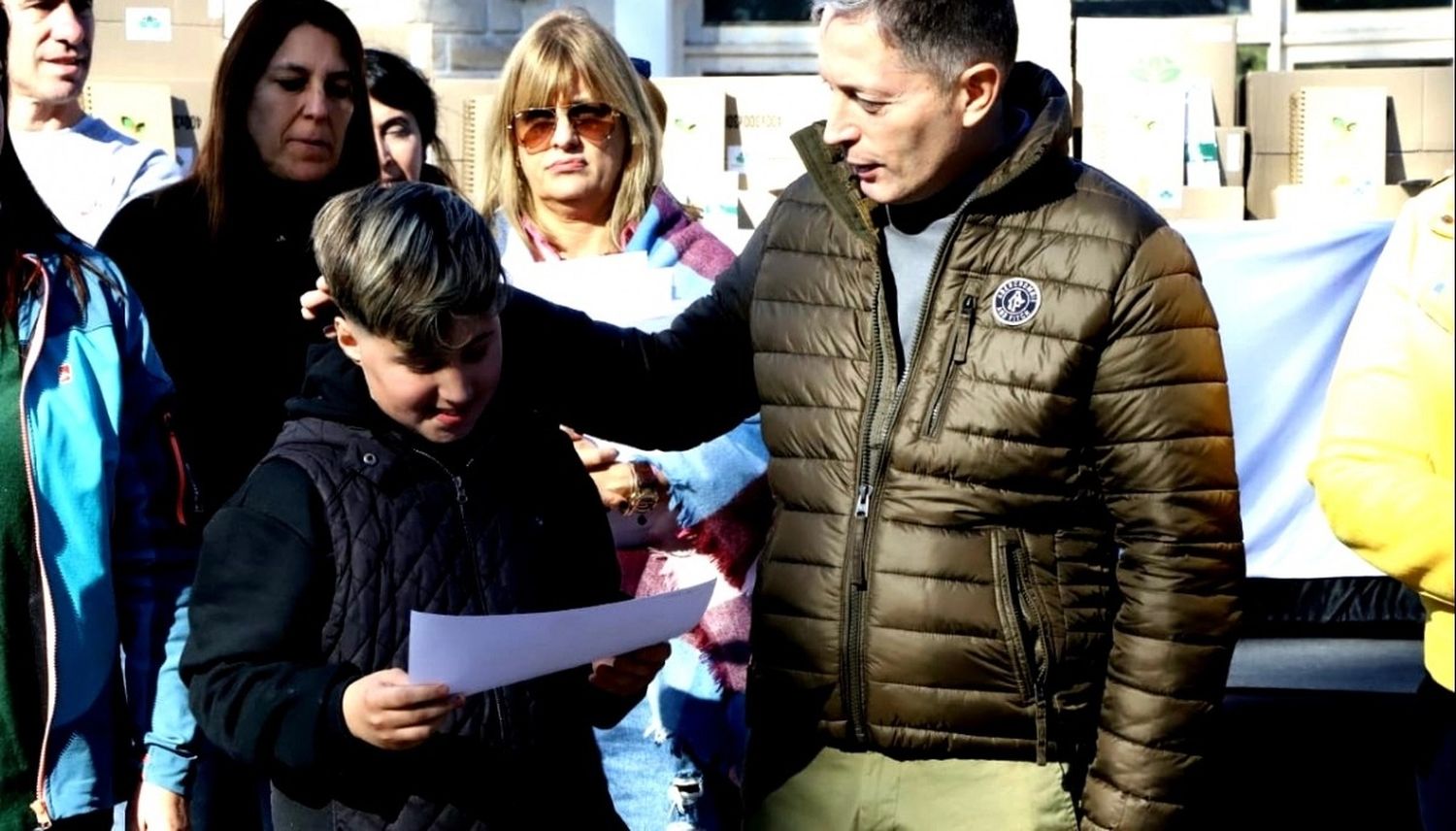 En el Día Mundial del Ambiente: Gray acompañó a los estudiantes en un acto de compromiso con el ecosistema