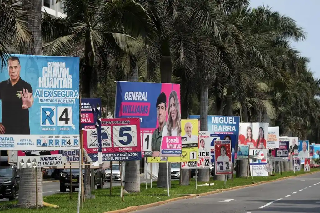 35 candidatos compiten en las elecciones peruanas. EFE