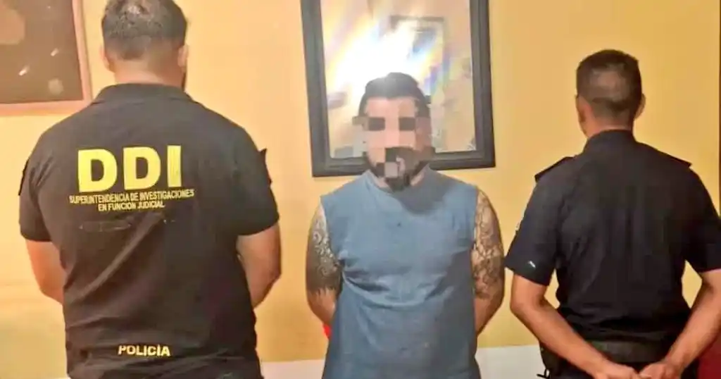 El presunto parricida fue detenido en Lanús.