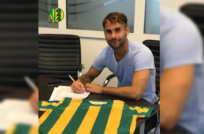 Pablo Becker firmó su contrato con Aldosivi