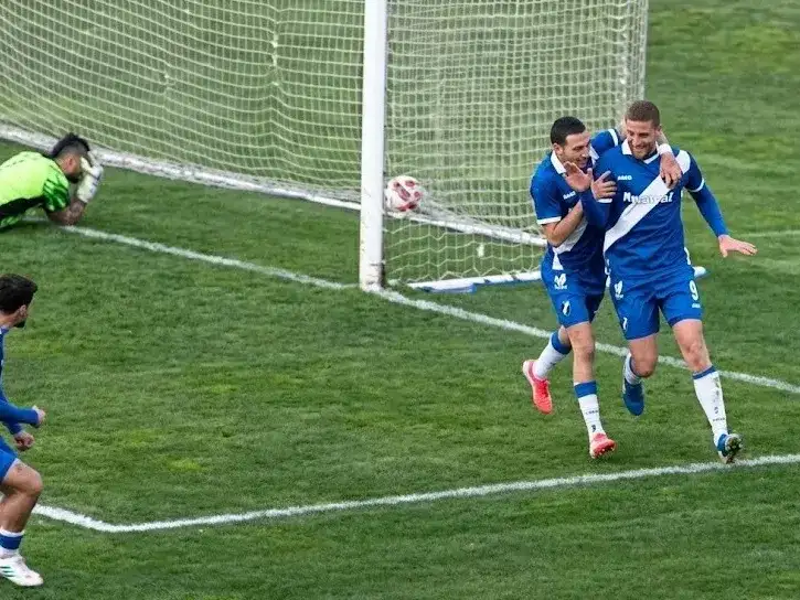 De penal, así fue el gol de Alvarado para seguir con buen ritmo en el Torneo Federal A.