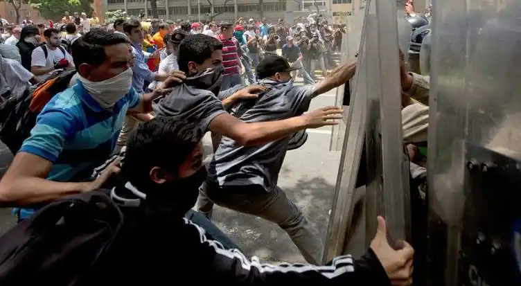 Marchas en Venezuela: murieron dos jóvenes