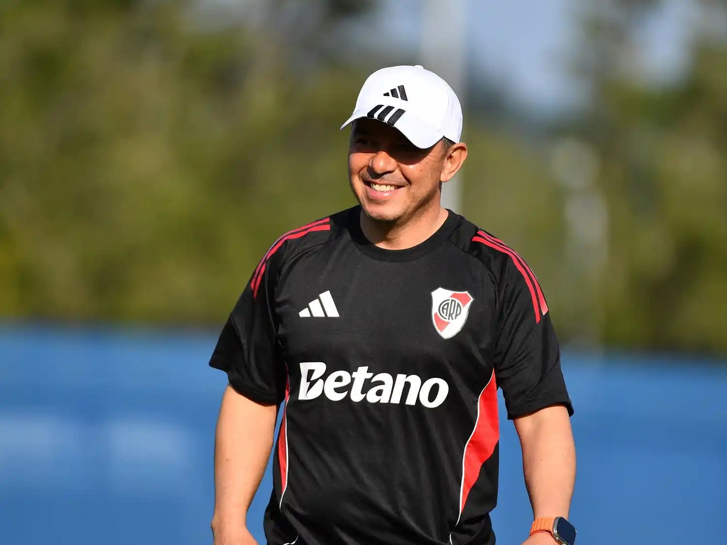 Gallardo y su banda va por la clasificación.