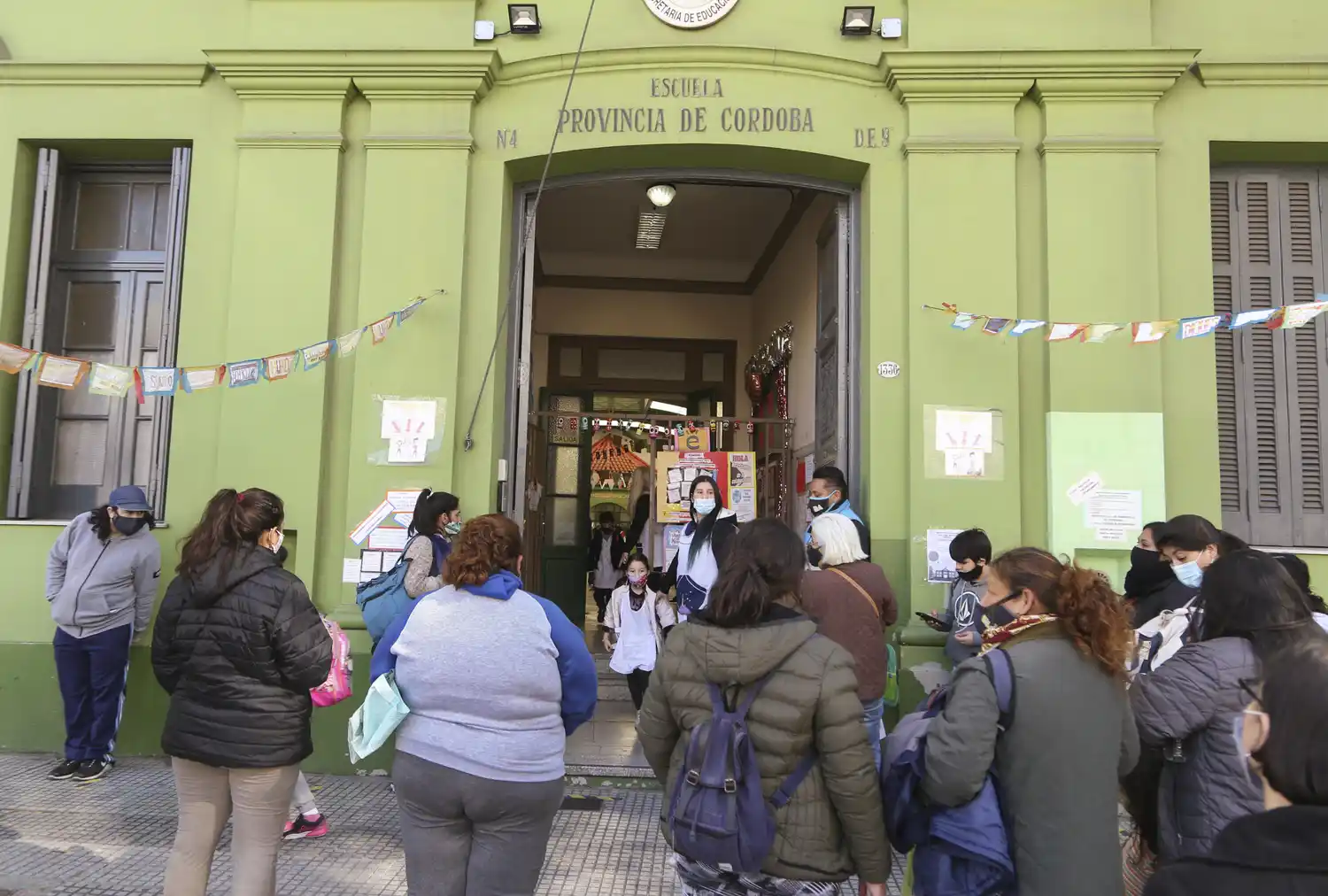 Mañana se iniciará el ciclo lectivo en establecimientos de la Capital Federal y de Mendoza.