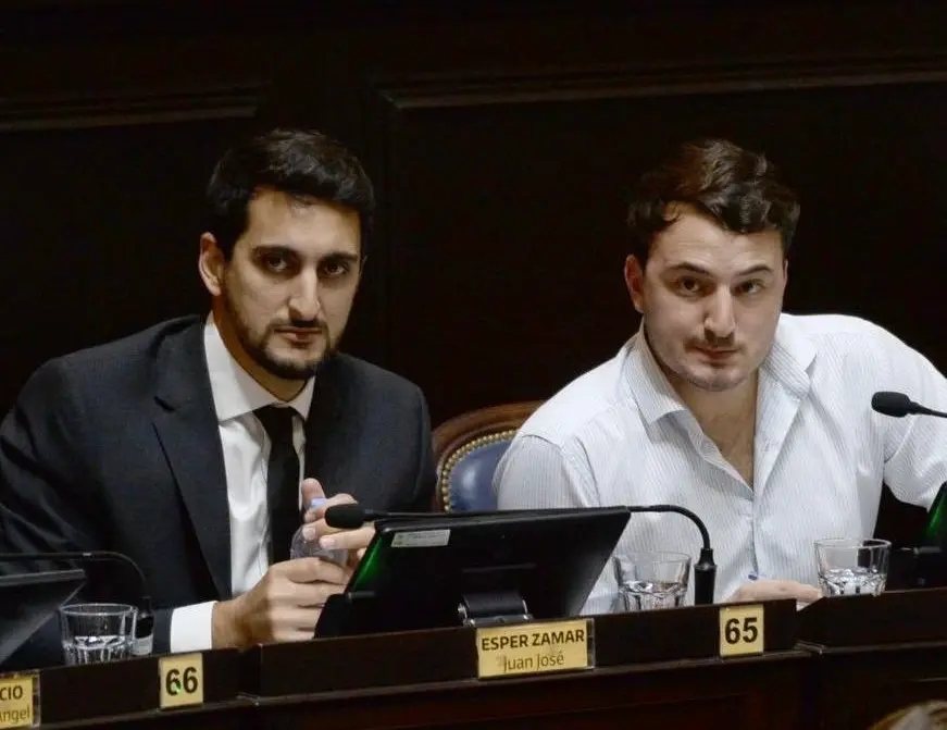Juan Esper y Agustín Romo, jefe de bloque de LLA