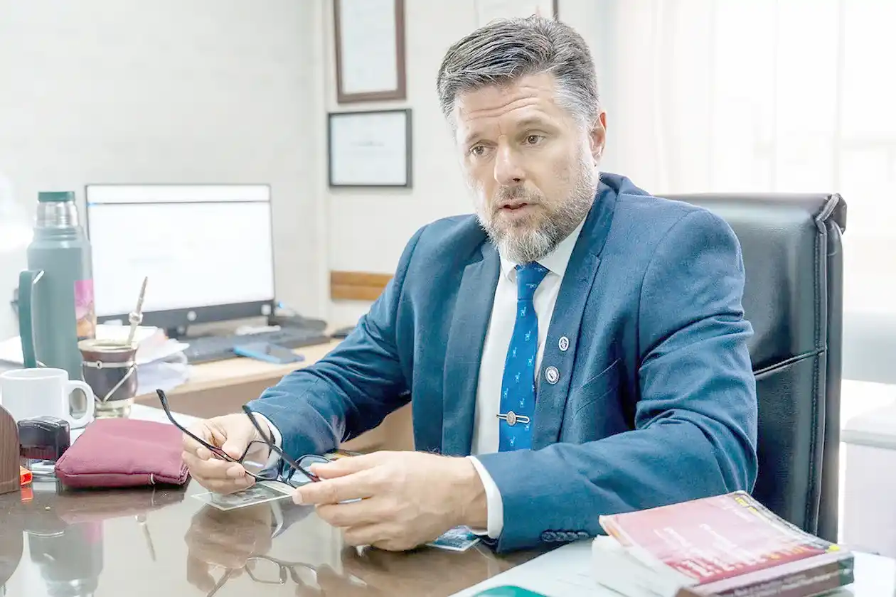 Fiscal general Carlos Schaefer, a cargo de la investigación por la desaparición de Loan Peña.