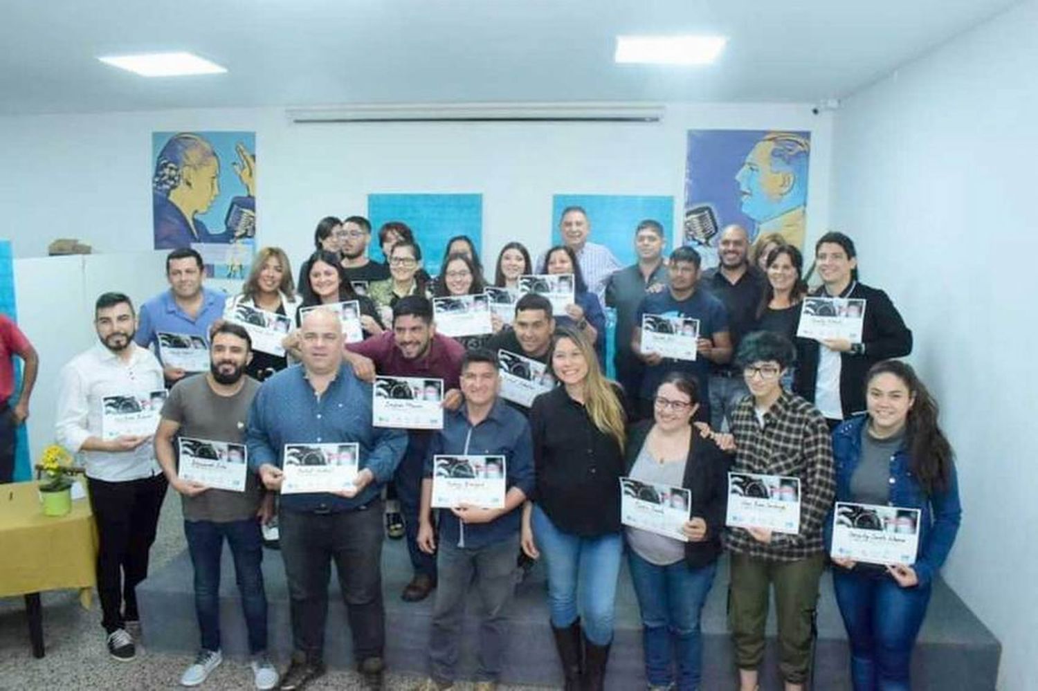 El intendente Jofré entregó certificados a 
alumnos que finalizaron curso de fotografía