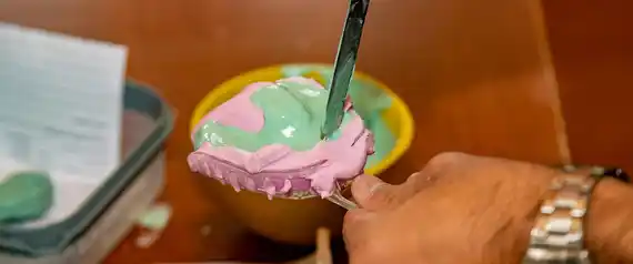 Salud y Uader trabajan para garantizar el acceso a prótesis dentales