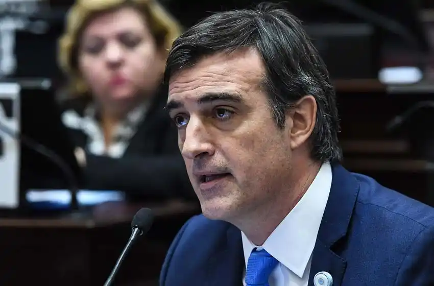 Esteban Bullrich reveló en una sentida carta que padece Esclerosis Lateral Amiotrófica: el apoyo de Cristina Kirchner