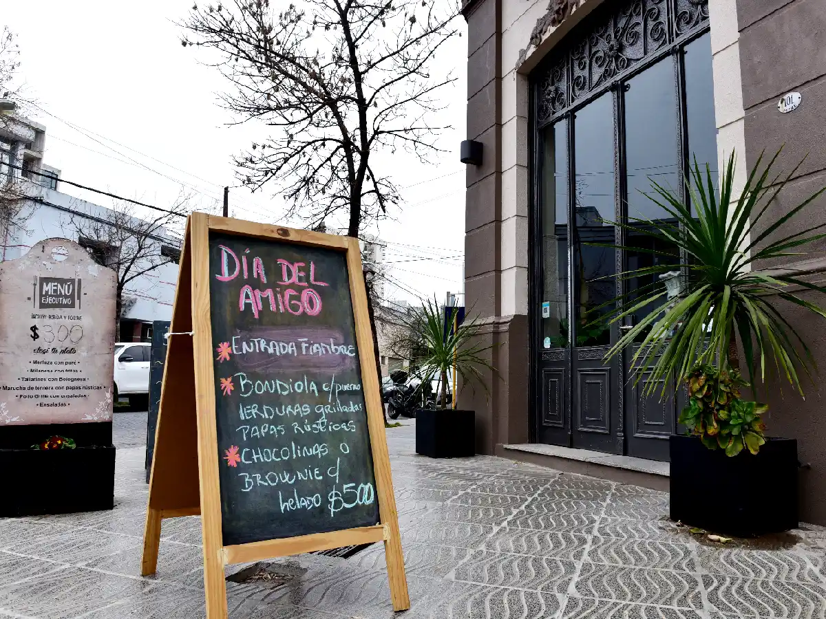  Pandemia y Día del Amigo: los comercios ofrecen promociones para dar impulso al consumo   