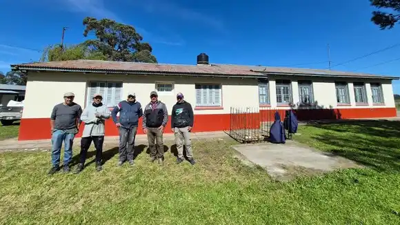 Mejoras en edificios educativos del paraje Las Toscas de Lobería