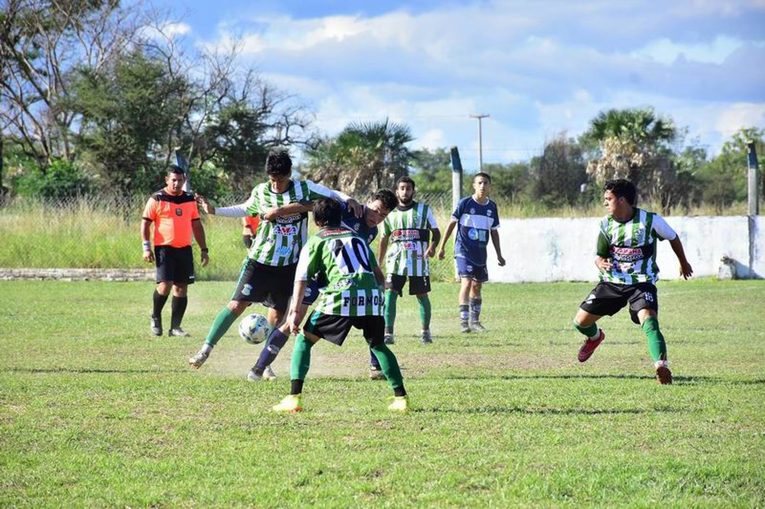 San Martín acompaña a 8 de
Diciembre en el primer puesto